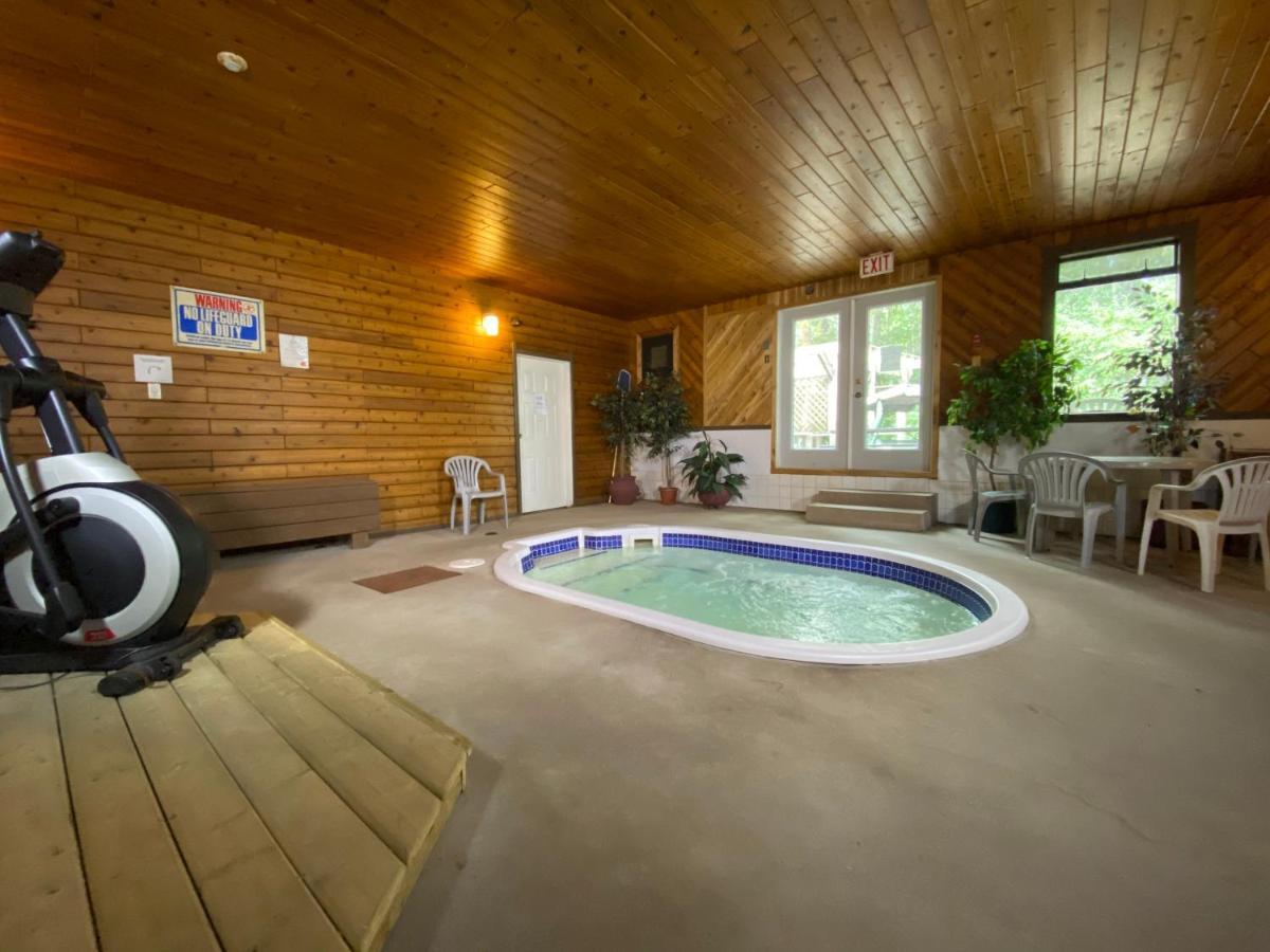 Chalet Continental Motel Valemount Kültér fotó