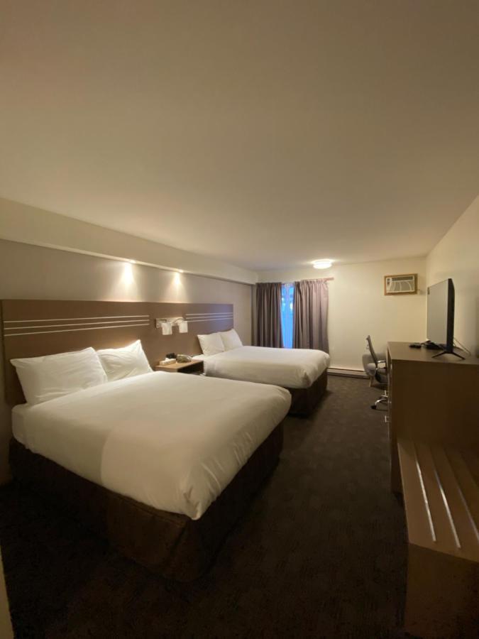 Chalet Continental Motel Valemount Kültér fotó